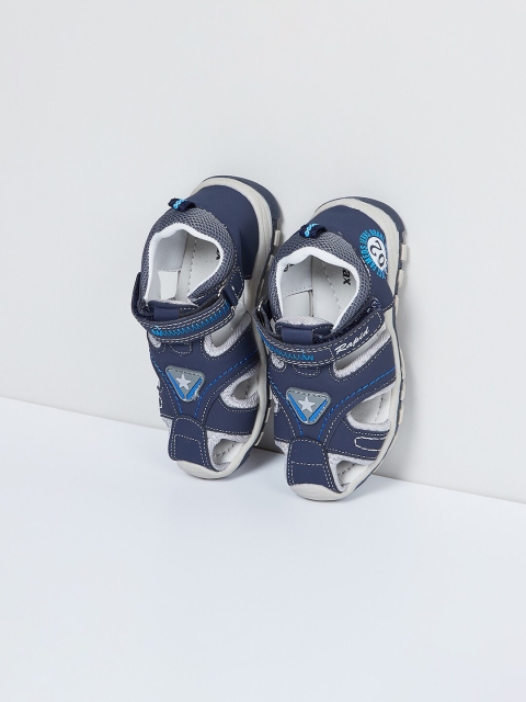 

max Boys Navy Blue & Grey Printed Fisherman Sandals