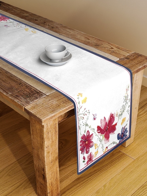 

KLOTTHE Set Of 3 White & Red Woven Design Table Runners
