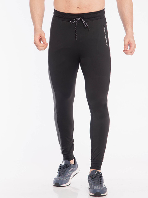 

AESTHETIC NATION Men Black Solid Slim-Fit Joggers