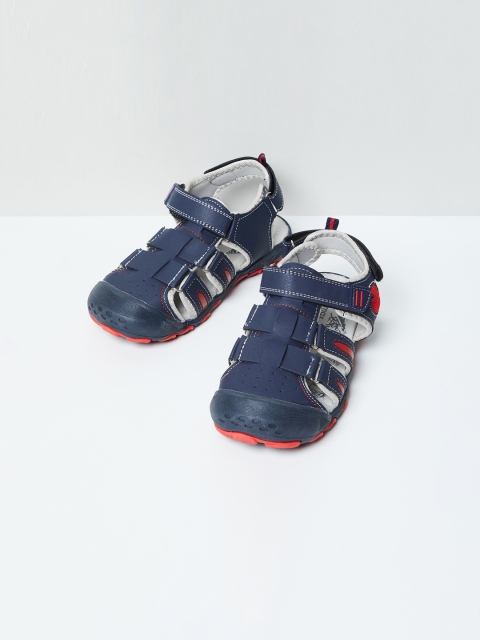 

max Boys Navy Blue & Red Solid Shoe-Style Sandals