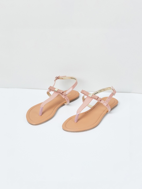 

max Girls Pink Solid PU T-Strap Flats