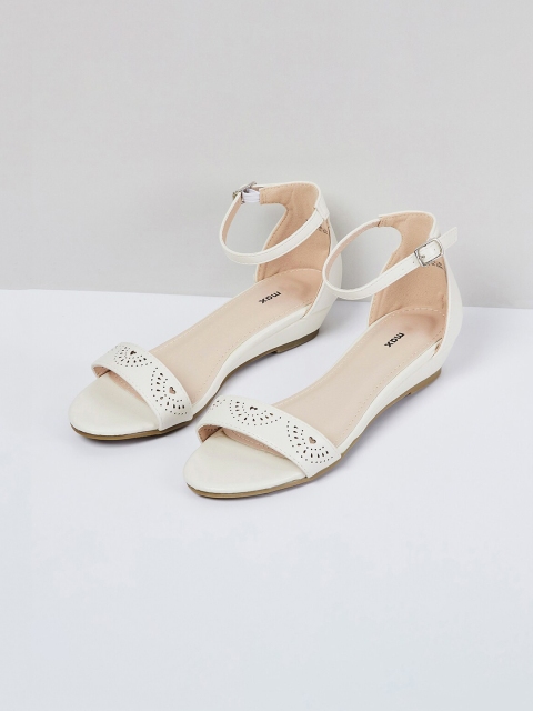 

max Girls Beige Sandals