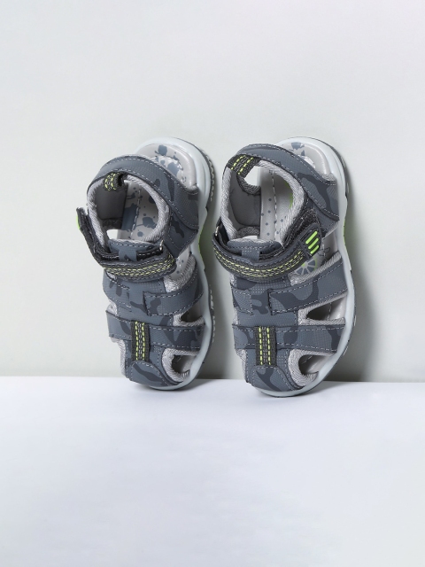 

max Boys Grey & Green Printed Fisherman Sandals