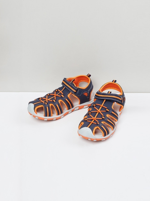 

max Boys Navy Blue & Orange Solid Fisherman Sandals