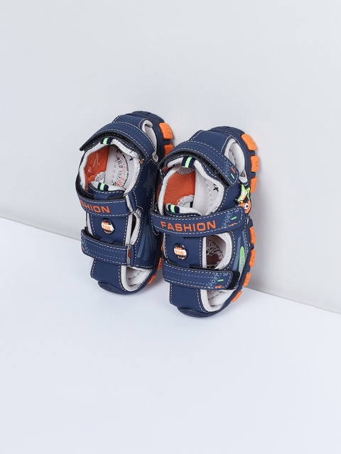 

max Boys Navy Blue & Orange Printed Fisherman Sandals