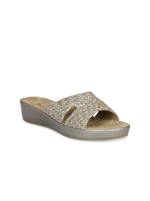 

Inc 5 Women Grey Woven Design Sandals
