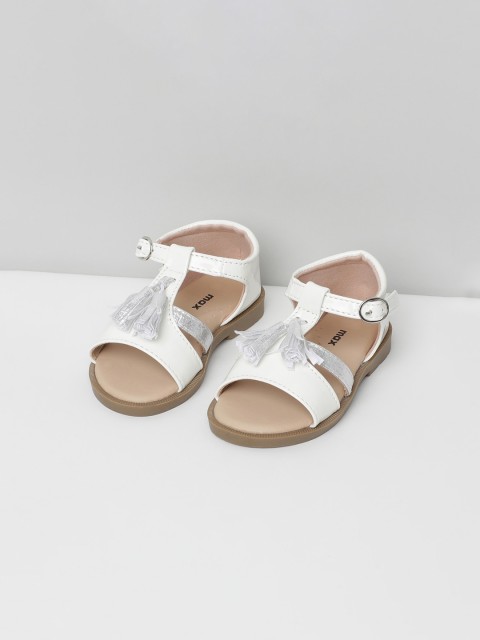 

max Girls White Solid PU Open Toe Flats