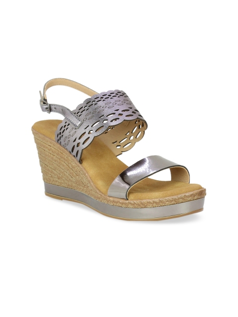 

Inc 5 Women Grey Woven Design Sandals