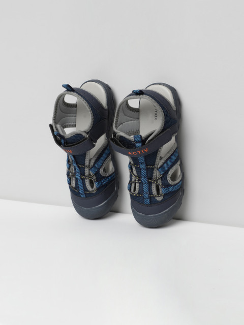 

max Boys Navy Blue Solid Fisherman Sandals