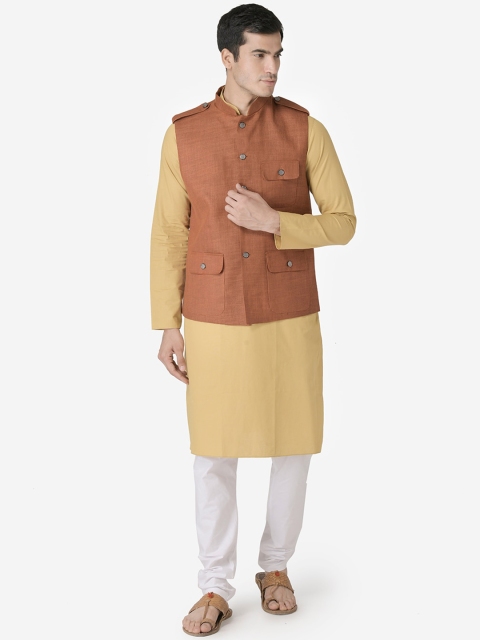 

TABARD Men Beige & White Solid Kurta with Pyjamas & Nehru Jacket