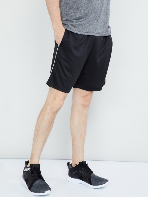 

max Men Black Solid Regular Fit Sports Shorts