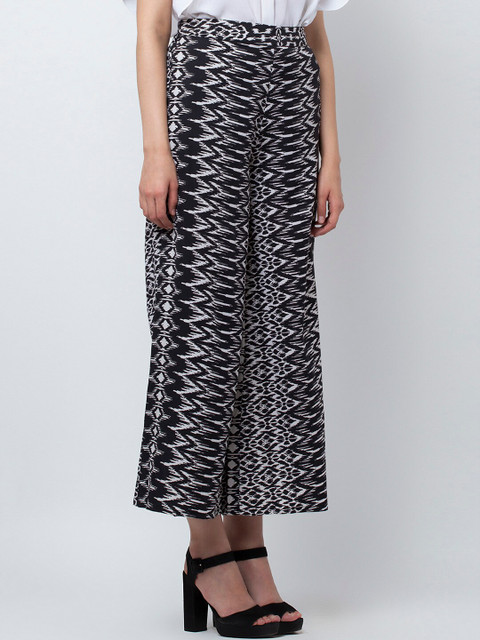

DODO & MOA Women Black & White Straight Fit Printed Parallel Trousers
