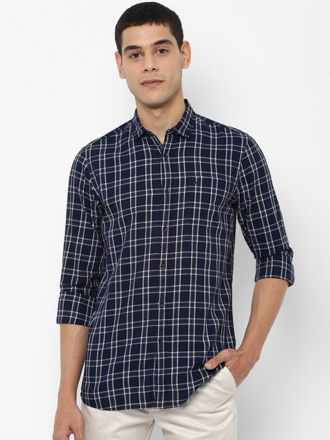 

Solly Jeans Co. Men Navy Blue Regular Fit Checked Casual Shirt