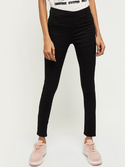 

max Women Black Solid Jeggings