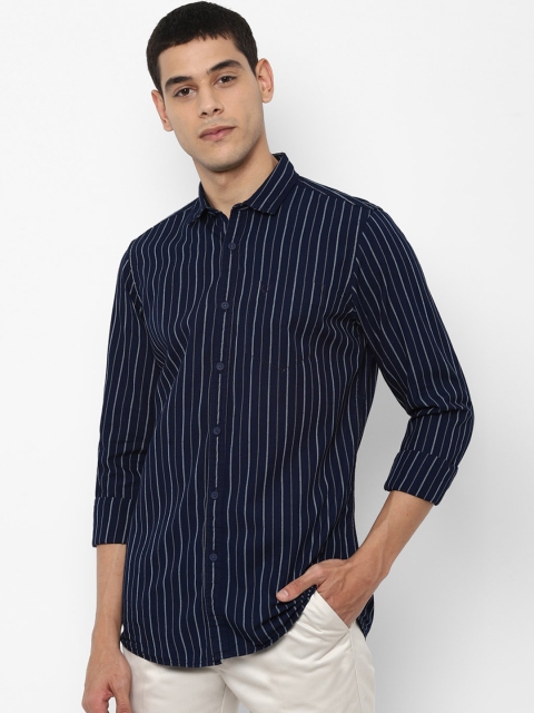 

Solly Jeans Co. Men Navy Blue & White Regular Fit Striped Casual Shirt