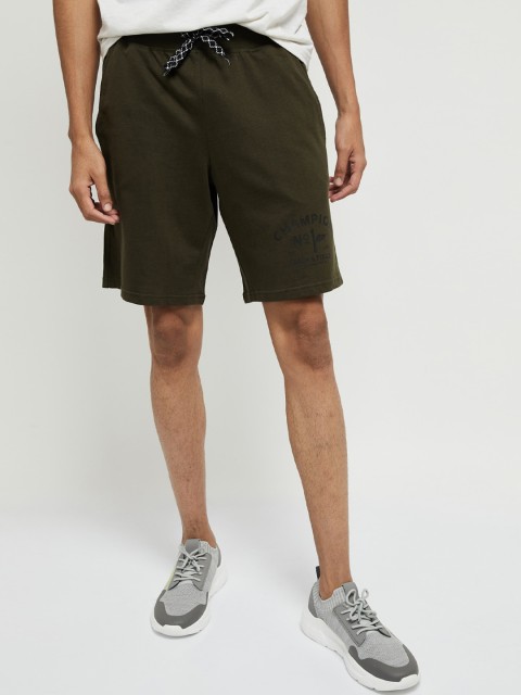 

max Men Olive Green Solid Regular Fit Sports Shorts