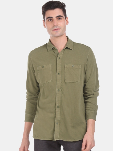 

GAP Men Green Regular Fit Solid Casual Shirt