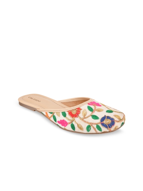 

CALZADO Women Cream-Coloured Embellished Mules