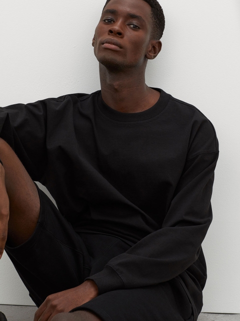 

H&M Men Solid Long Sleeved Cotton T-shirt, Black