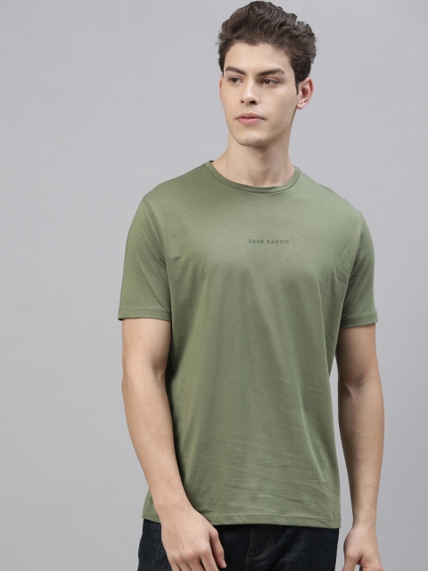 

RARE RABBIT Men Olive Green Solid Round Neck T-shirt