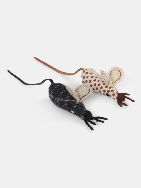 

Heads Up For Tails Set Of 2 Black & Cream-Coloured Millie & Monty Organic Cotton Cat Toys