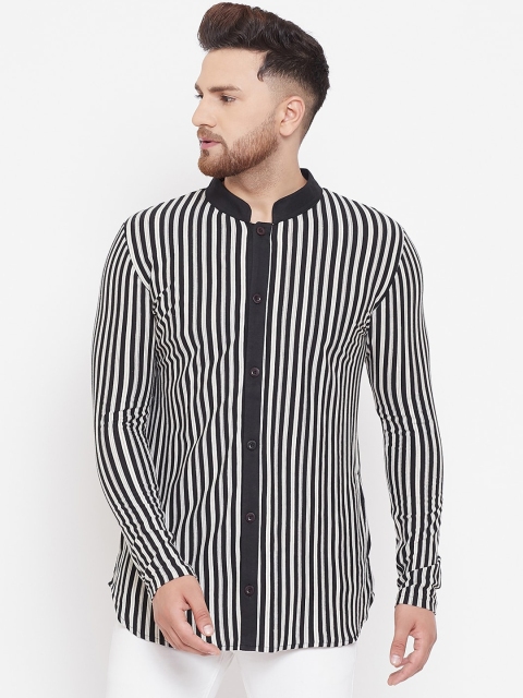 

Hypernation Men Black Regular Fit Striped Cotton Casual Shirt