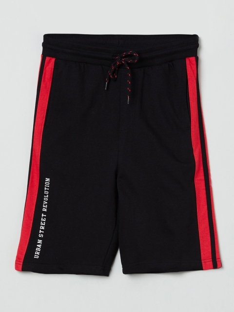 

max Boys Black Solid Cotton Regular Shorts