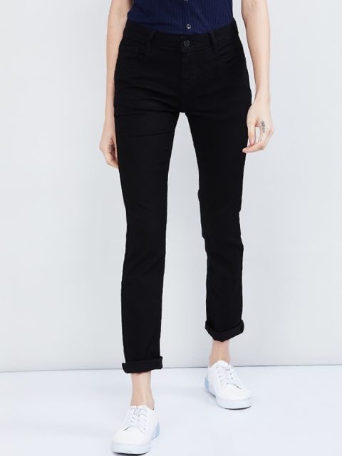 

max Women Black Tapered Fit Jeans