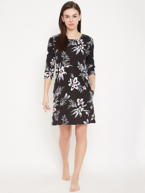 

Clovia Black & White Floral Printed Nightdress
