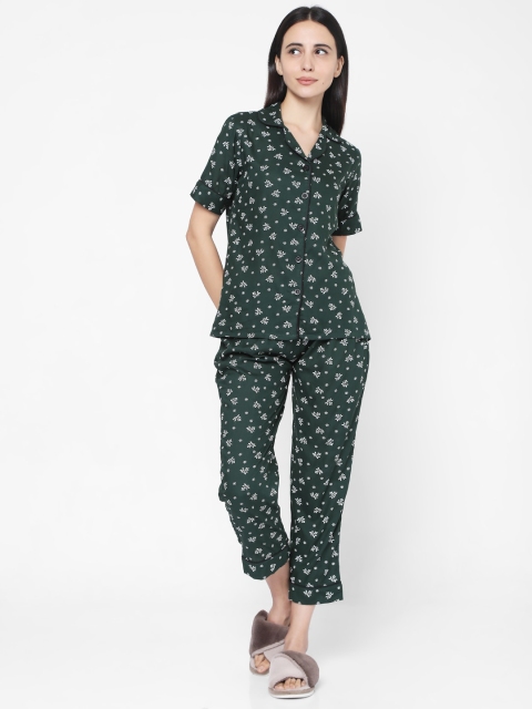

Smarty Pants Women Green & White Floral Printed Night Suit