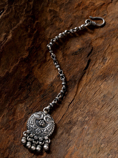 

ADORN by Nikita Ladiwala 92.5% Sterling Silver Ghungroo Beaded Handcrafted Maang Tikka