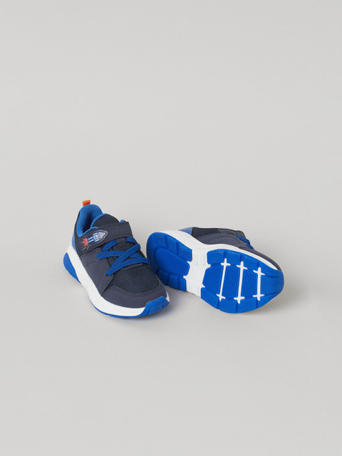 

H&M Boys Blue Appliqud Trainers