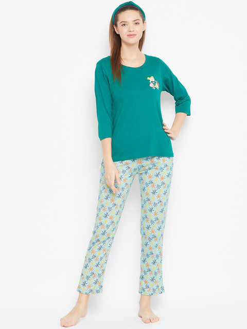 

Clovia Women Teal Blue & Yellow Printed Night Suit