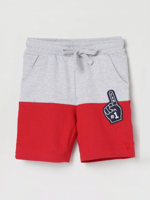 

max Boys Red & Grey Colourblocked Regular Shorts