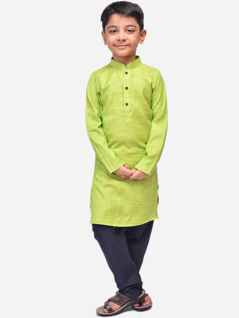 

NAMASKAR Boys Green Solid Straight Kurta