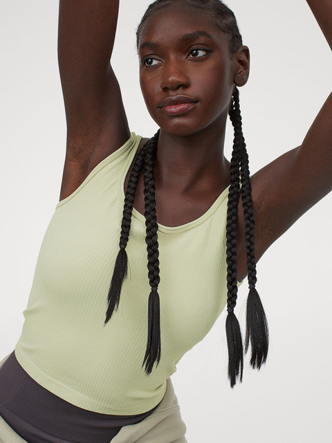 

H&M Women Green Solid Cropped Seamless Sports Top