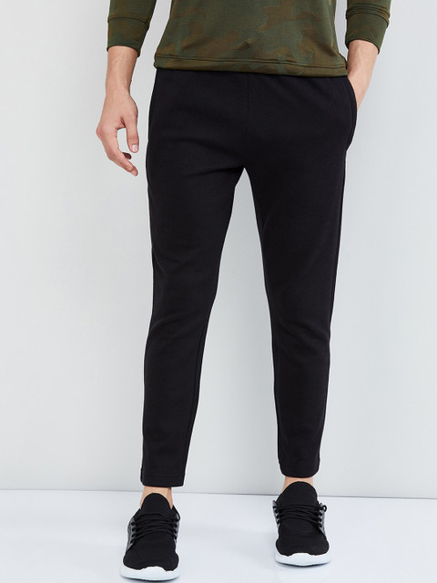 

max Men Black Solid Track Pants