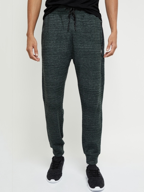 

max Men Green Solid Joggers