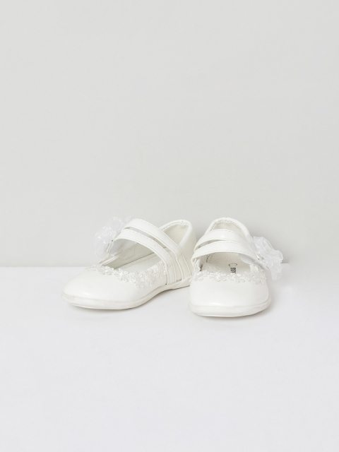 

max Girls Off-White Loafers