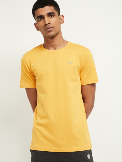 

max Men Yellow Solid Round Neck Pure Cotton T-shirt