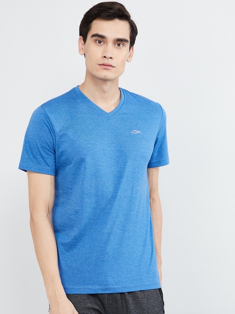 

max Men Blue Solid V-Neck T-shirt