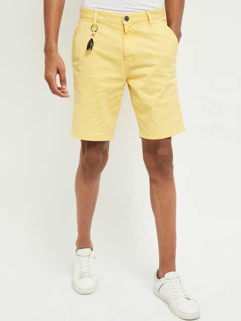 

max Men Yellow Solid Regular Fit Regular Shorts