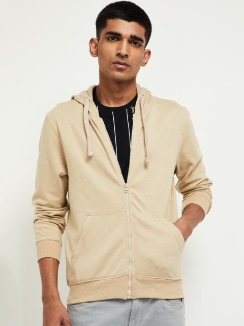 

max Men Yellow Solid Hooded Sweatshirt