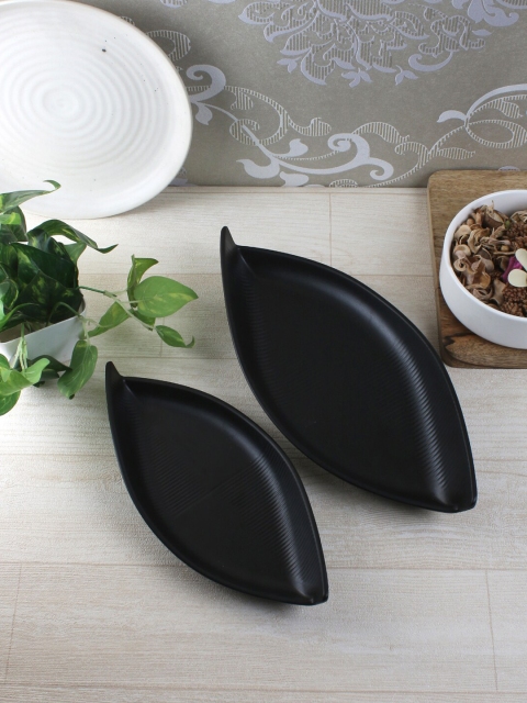 

Servewell Set of 2 Black Serving Platters