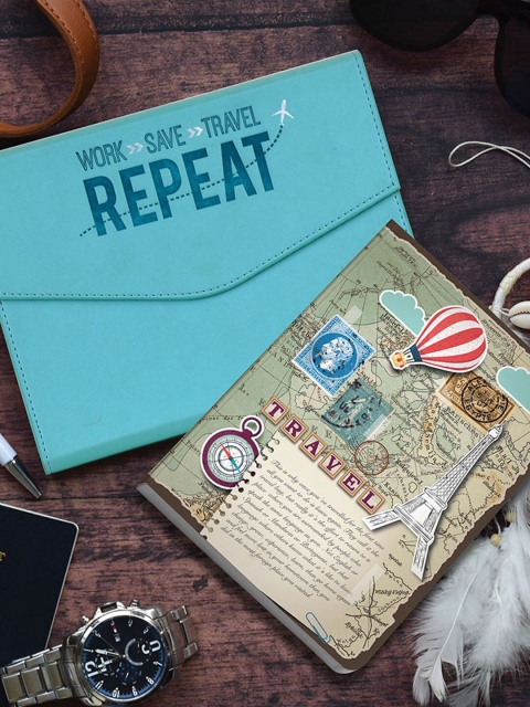 

Doodle Green Printed Travel Buff Organizer