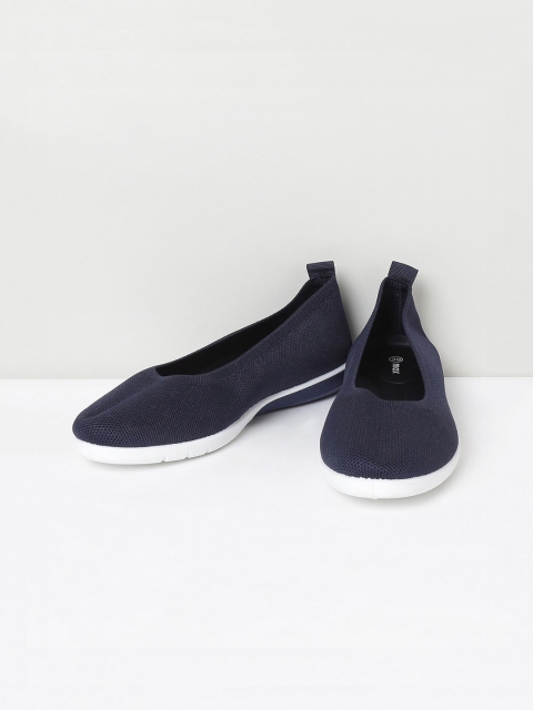 

max Women Navy Blue Solid Fabric Ballerinas