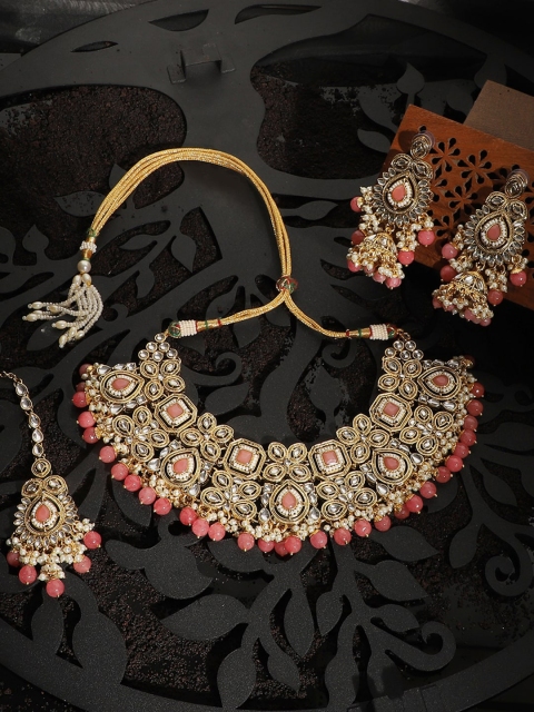 

ANIKAS CREATION Pink & White Gold-Plated Stone-Studded Jadau Jewellery Set