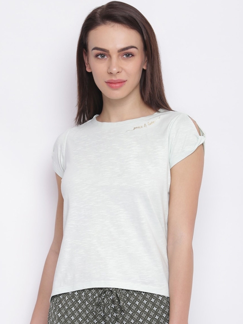 

Enamor Women Green Solid Round Neck T-shirt