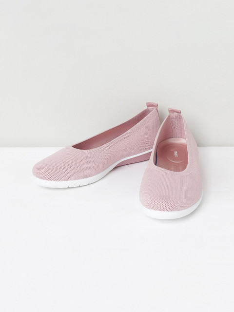 

max Women Pink Solid Fabric Ballerinas