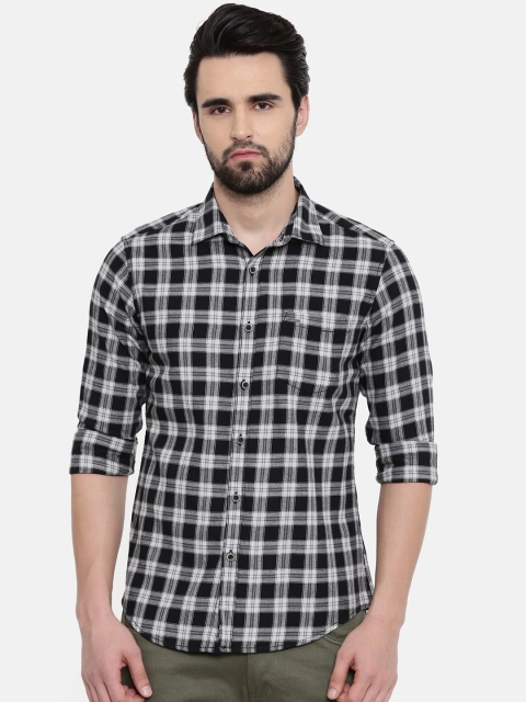 

IMYOUNG Men Black & Grey Slim Fit Checked Casual Shirt